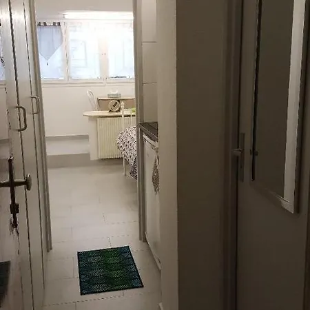 Jina Apartment *